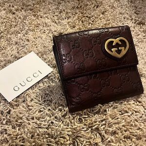 ⚡️SOLD⚡️GUCCI Bifold Wallet w/ Coin Pocket GG Sima Lovely Heart Leather-Bordeaux